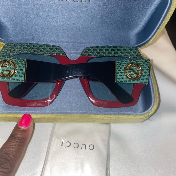 ❤️ Authentic Gucci Brand New Python Sunglasses - Picture 5 of 10